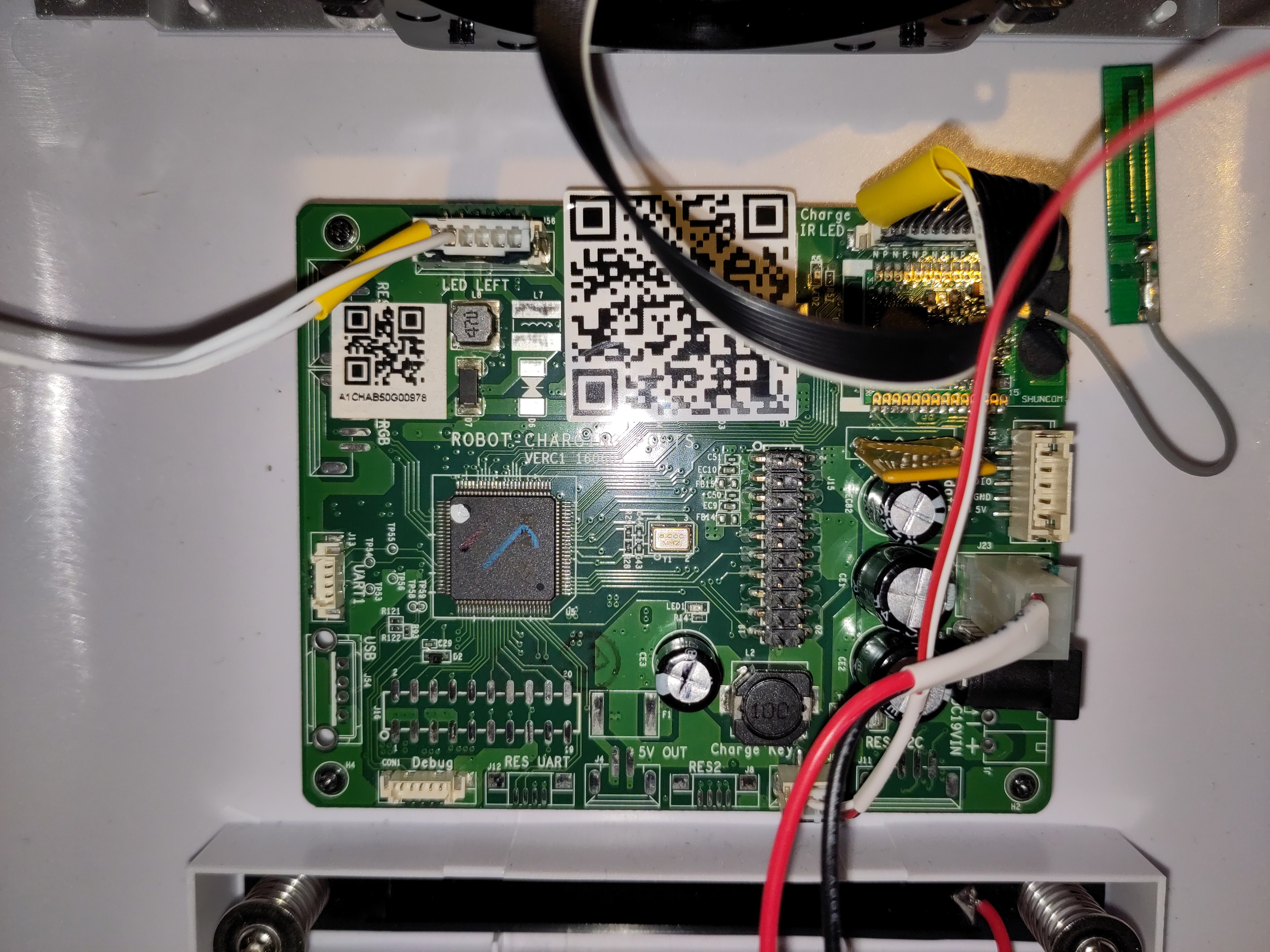Picture of the PCB inside the Sanbot elf dock