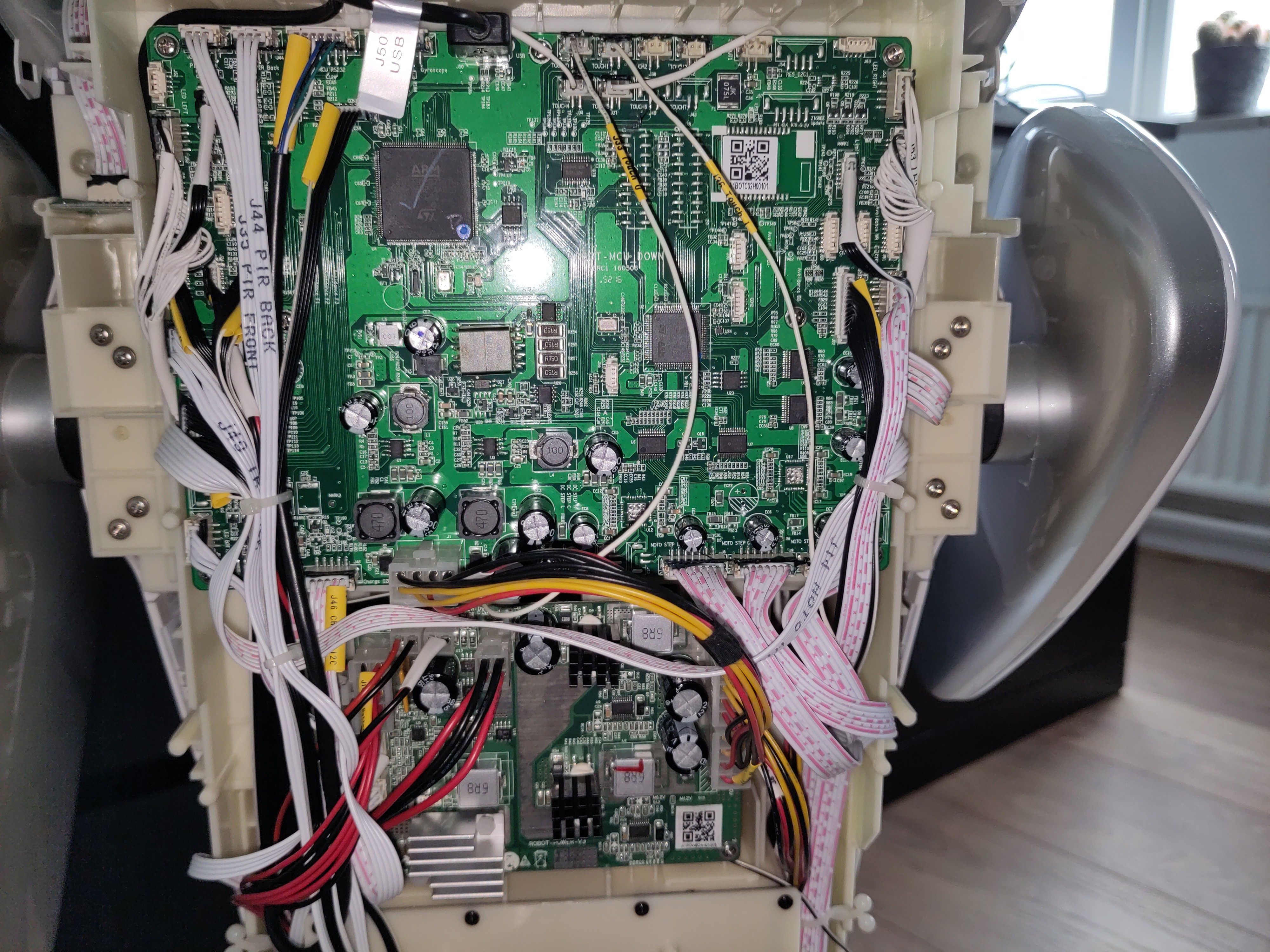Picture of the circuitboards on the back (main- & powerboard)